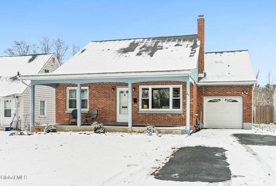 21 Brookman Avenue, photo 1