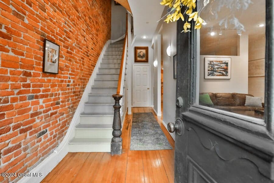 159 1st Street, photo 4