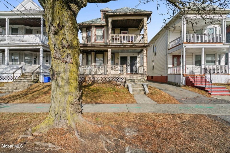 569 Washington Avenue, photo 1