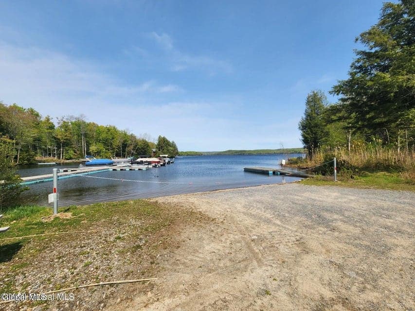 157 Maplewood Drive, photo 4