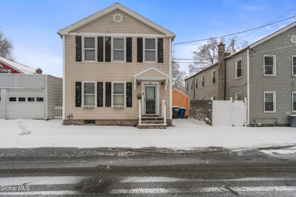56 Middle Street, photo 1