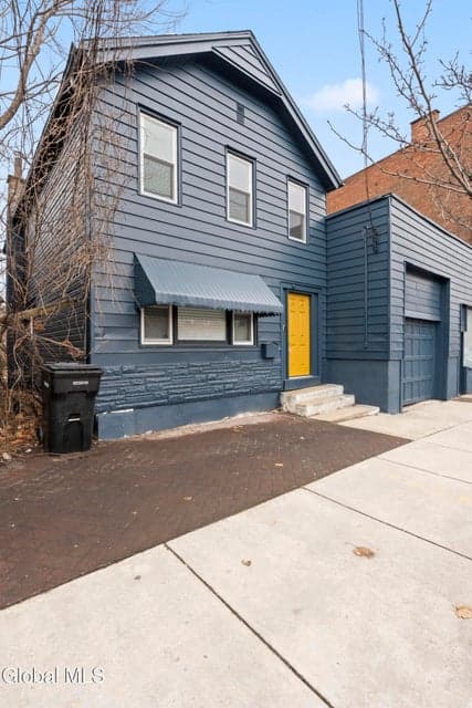 840 River Street, photo 5
