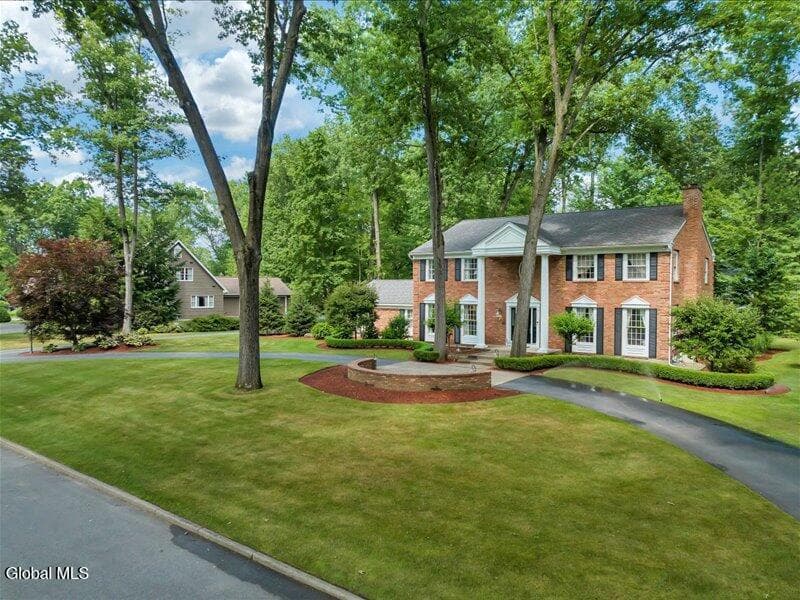 30 Longwood Drive, photo 4
