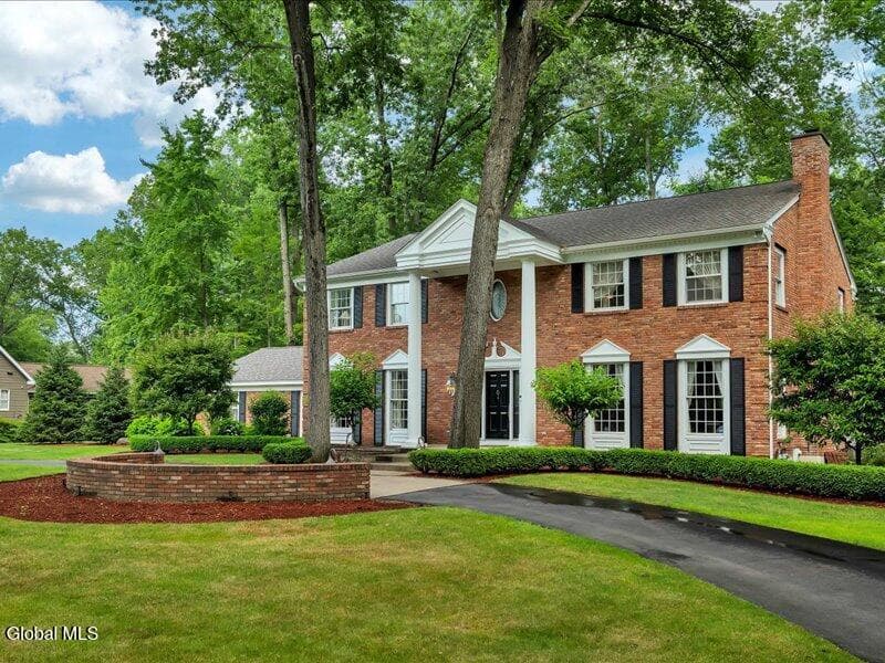 30 Longwood Drive, photo 3