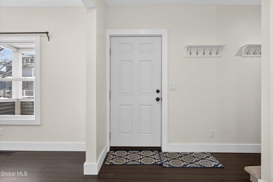 17 Murdock Avenue, photo 2