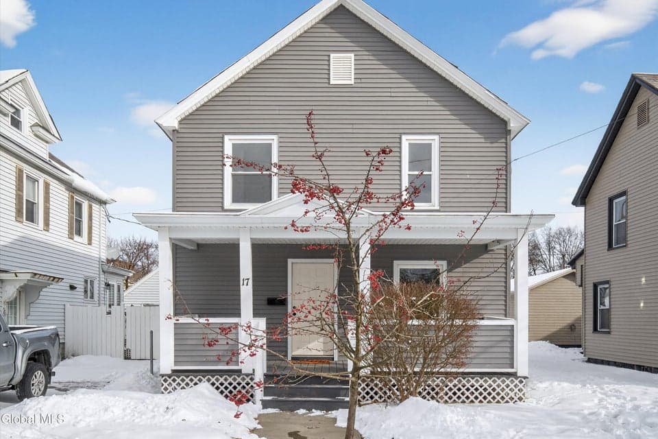 17 Murdock Avenue, photo 1