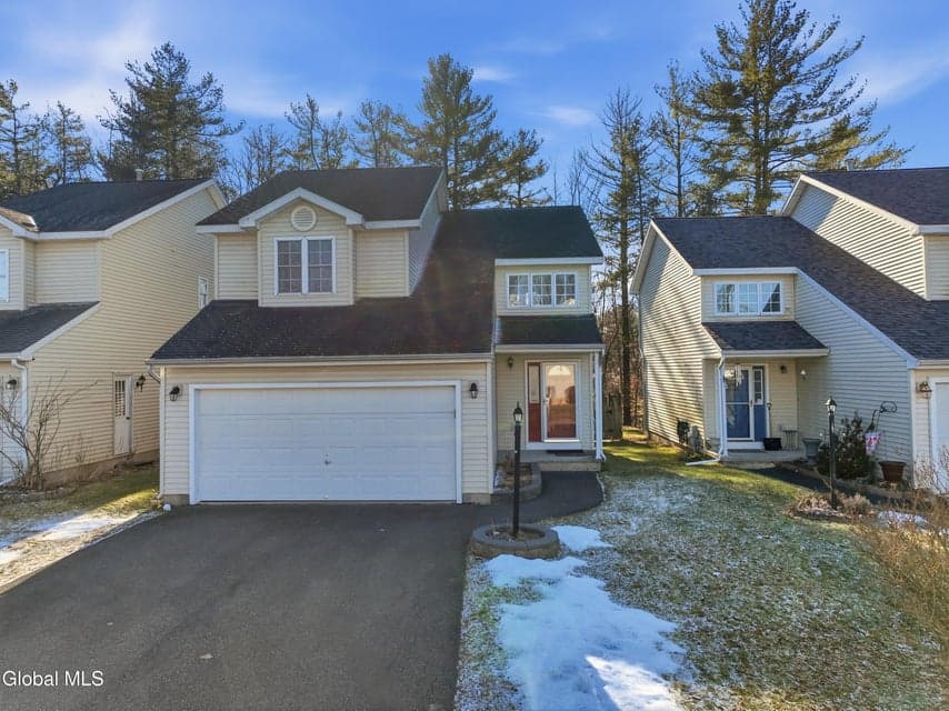 1022 Sterling Ridge Drive, photo 1