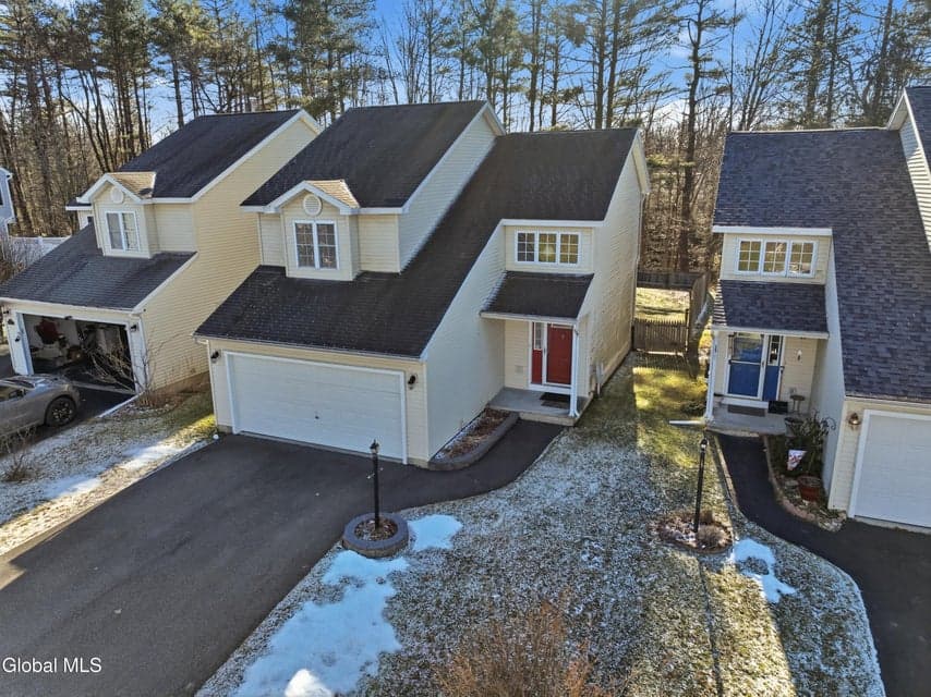 1022 Sterling Ridge Drive, photo 3