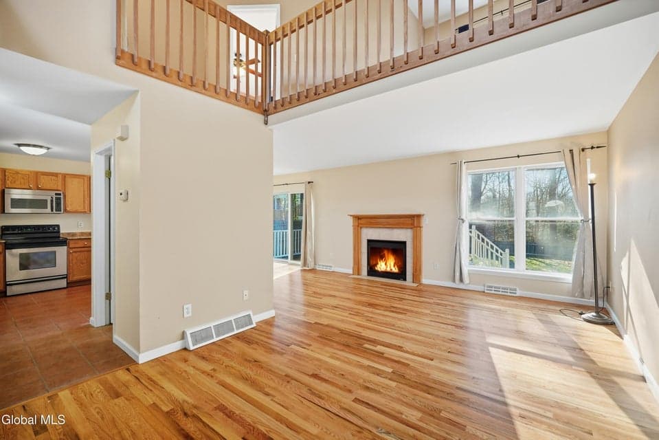 1022 Sterling Ridge Drive, photo 4