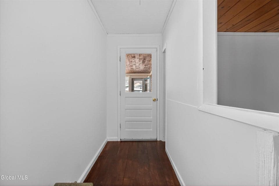 341 W Maple Street, photo 3