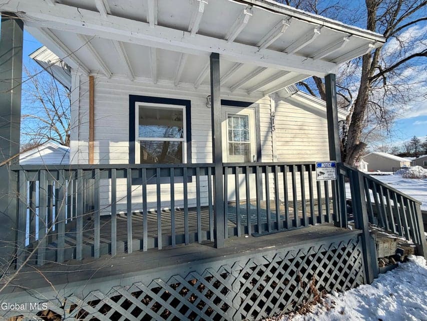 213 Sherman Avenue, photo 2