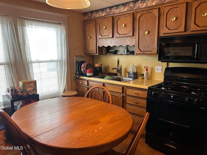 77 Younglove Avenue, photo 3