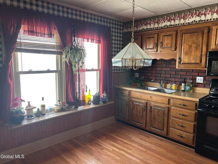 77 Younglove Avenue, photo 2