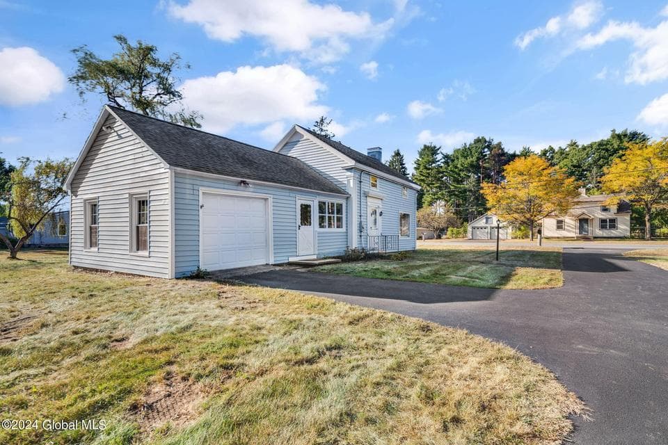 377 Corinth Road, photo 3
