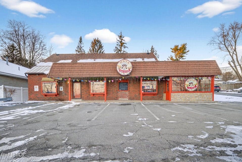 2015 Rosa Road, Schenectady, NY 12309