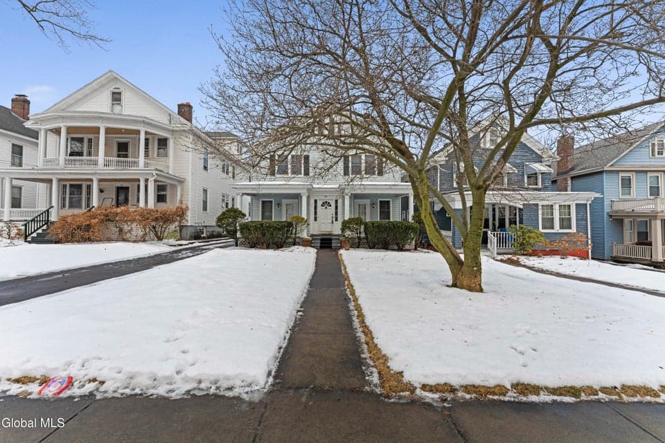 78 S Pine Avenue, photo 2