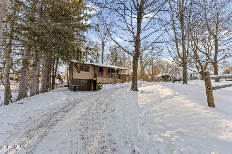 54 Hillcrest Drive, photo 1