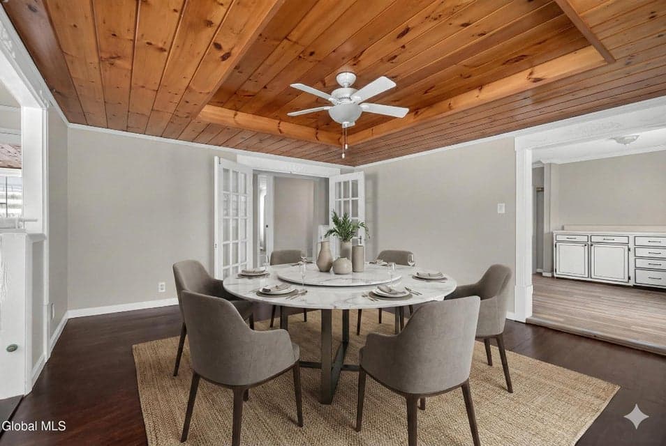 341 W Maple Street, photo 4