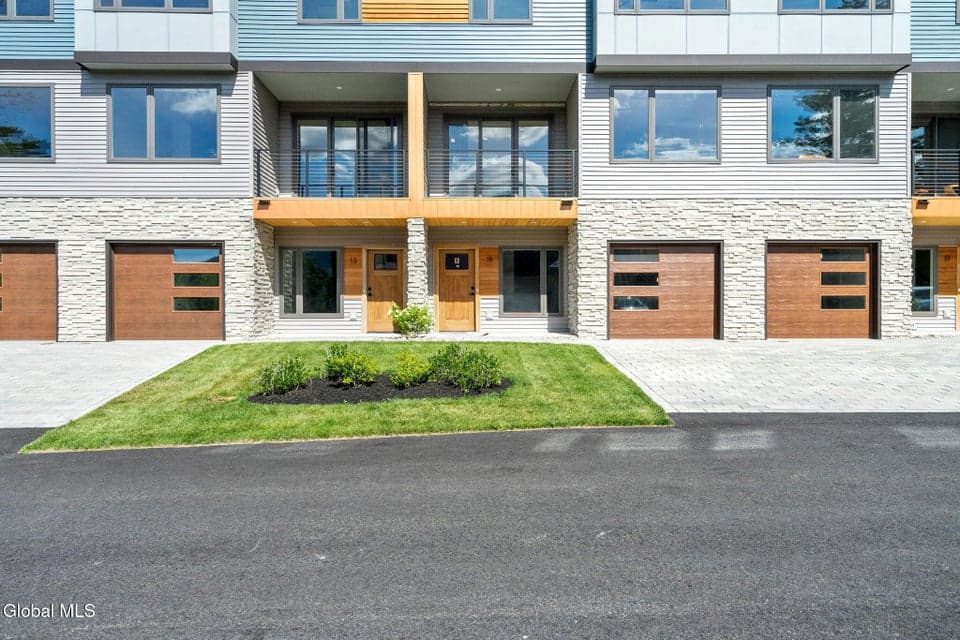15 Footpath Way, photo 4