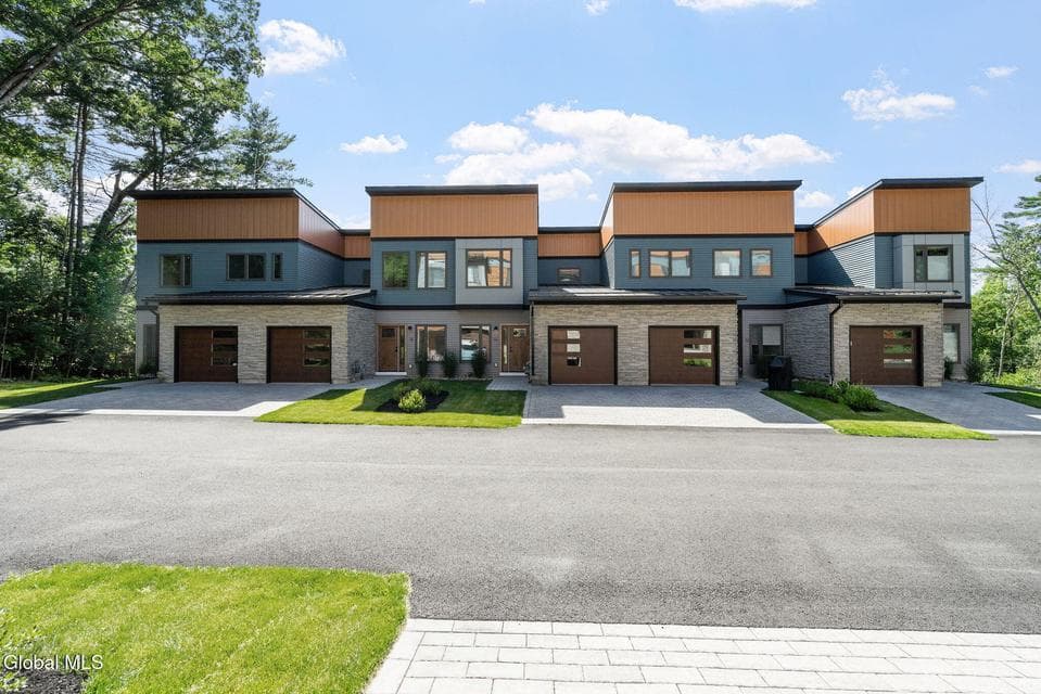 16 Footpath Way, photo 4
