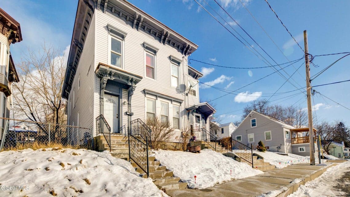 85 Fairview Place, photo 2