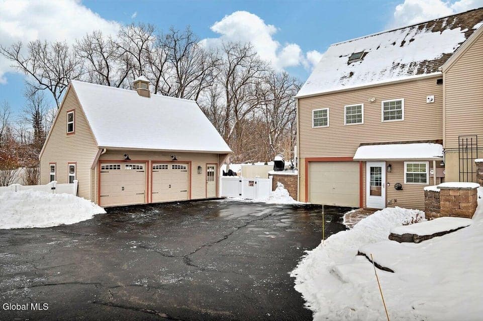 2A Castle Drive, photo 3