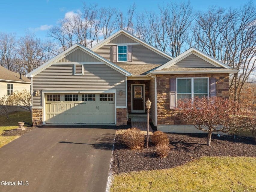 23 Beacon Drive, photo 1