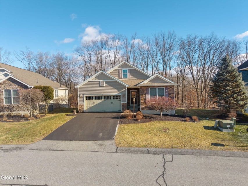 23 Beacon Drive, photo 2