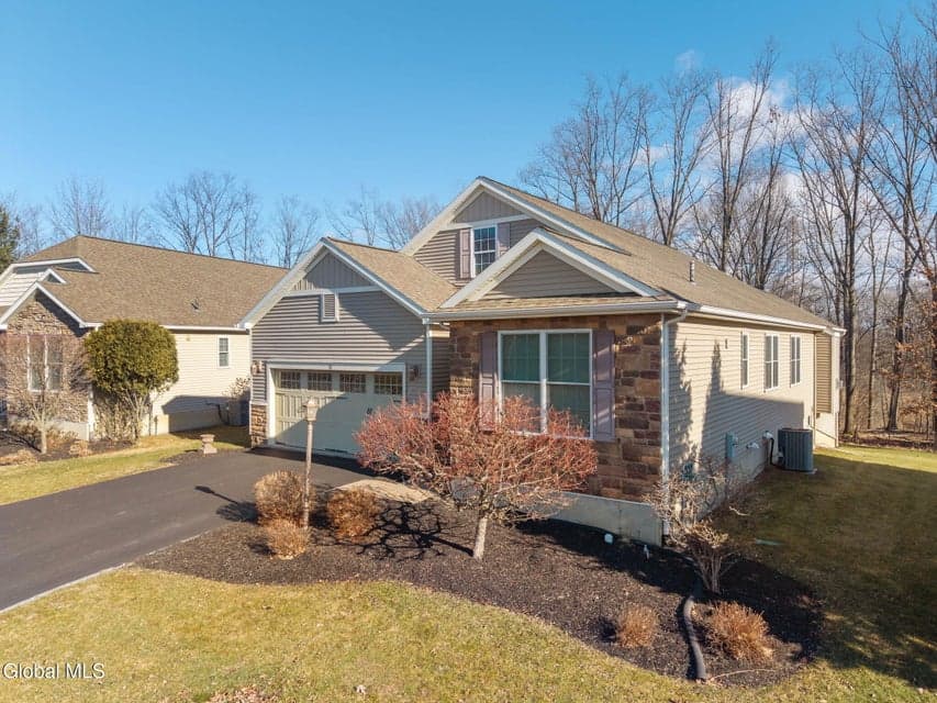 23 Beacon Drive, photo 3
