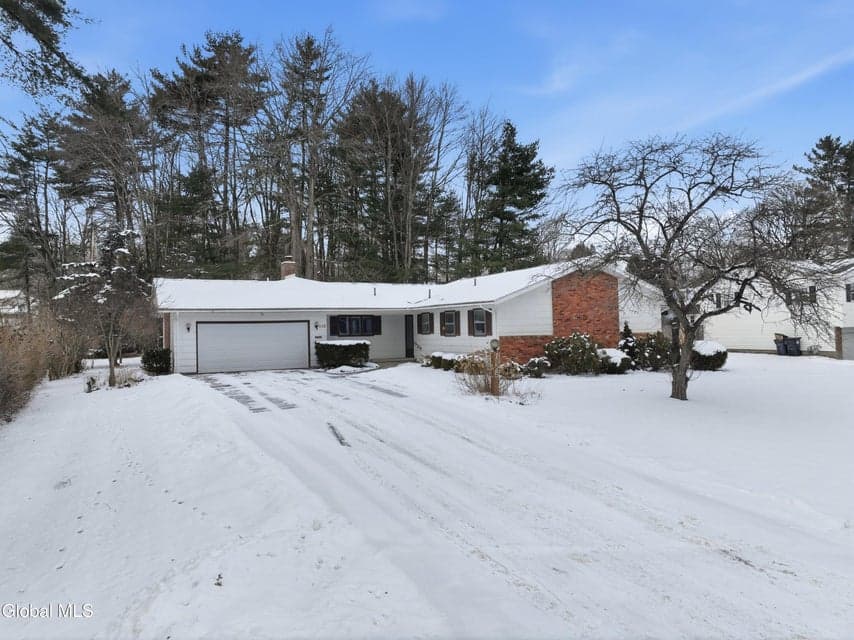 1225 Hempstead Road, photo 1