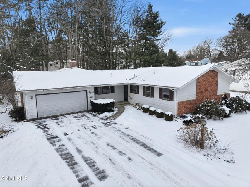 1225 Hempstead Road, photo 2