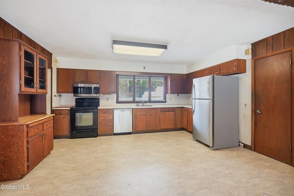 1225 Hempstead Road, photo 4
