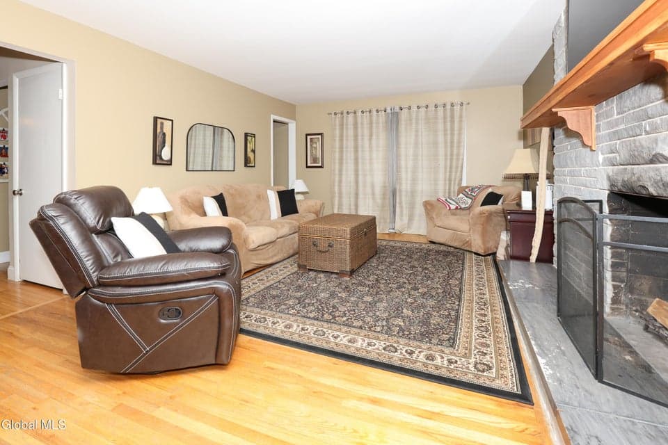 957 W Pine Hill Drive, photo 5