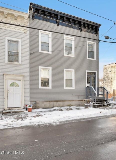126 4th Avenue, photo 2