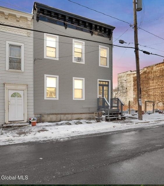 126 4th Avenue, photo 3