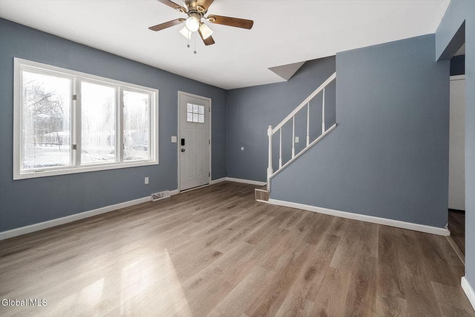 1000 Valentine Drive, photo 2