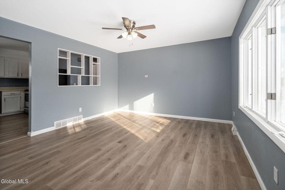 1000 Valentine Drive, photo 4