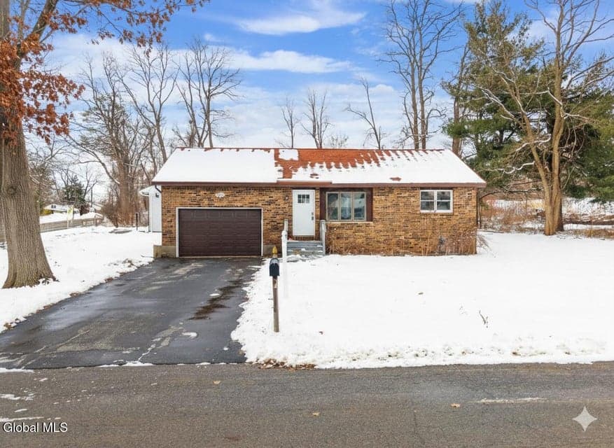 1000 Valentine Drive, photo 1