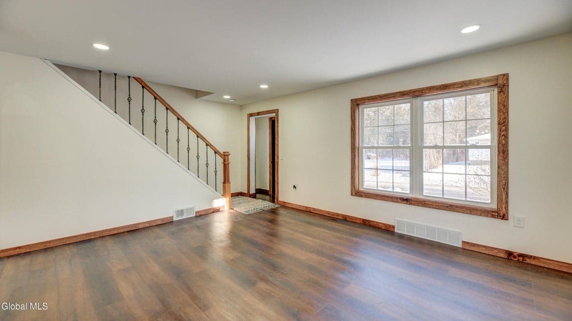 20 Spring Street, Broadalbin, NY 12025, photo 3