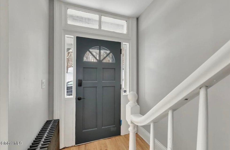 26 Division Street, photo 4