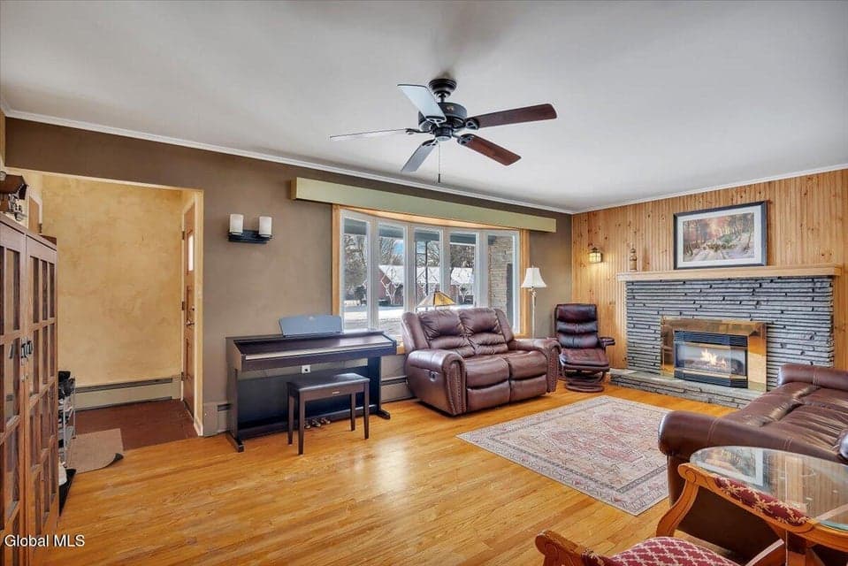 6 Evergreen Boulevard, photo 4
