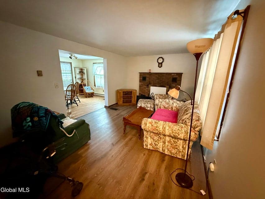 106 Main Street, photo 4