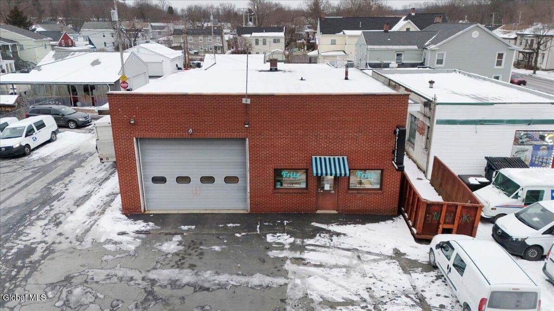 27 Division Street, photo 2