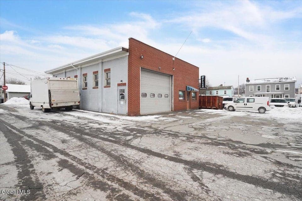 27 Division Street, photo 4