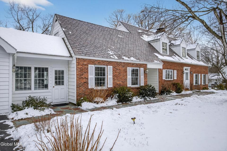 664 St. David's Lane, photo 2