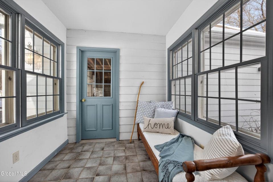 664 St. David's Lane, photo 5