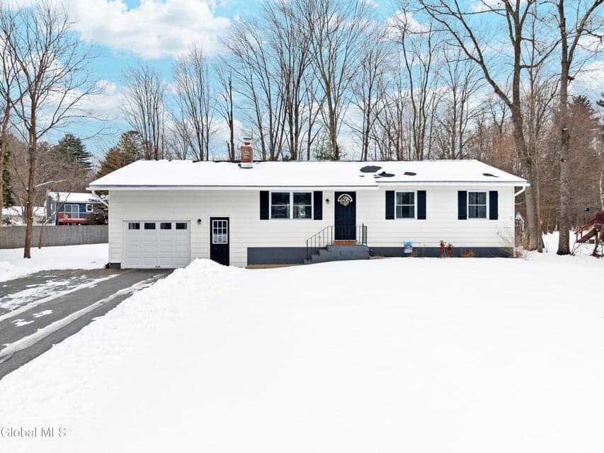14 Coachman Drive, Milton, NY, photo 1