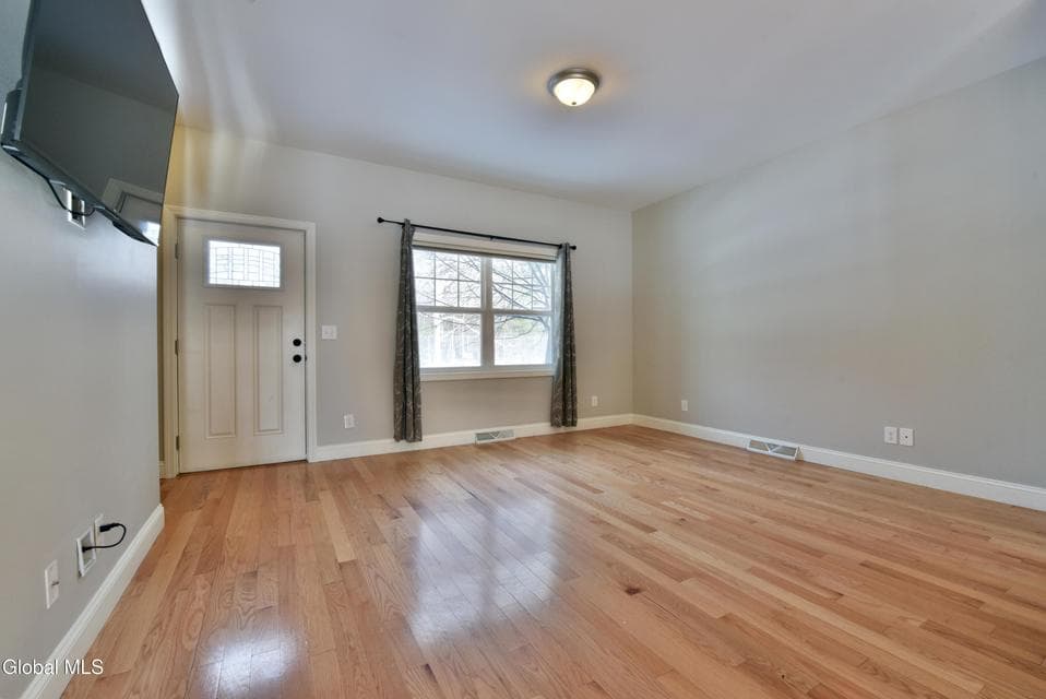 10 Linden Lane, photo 4