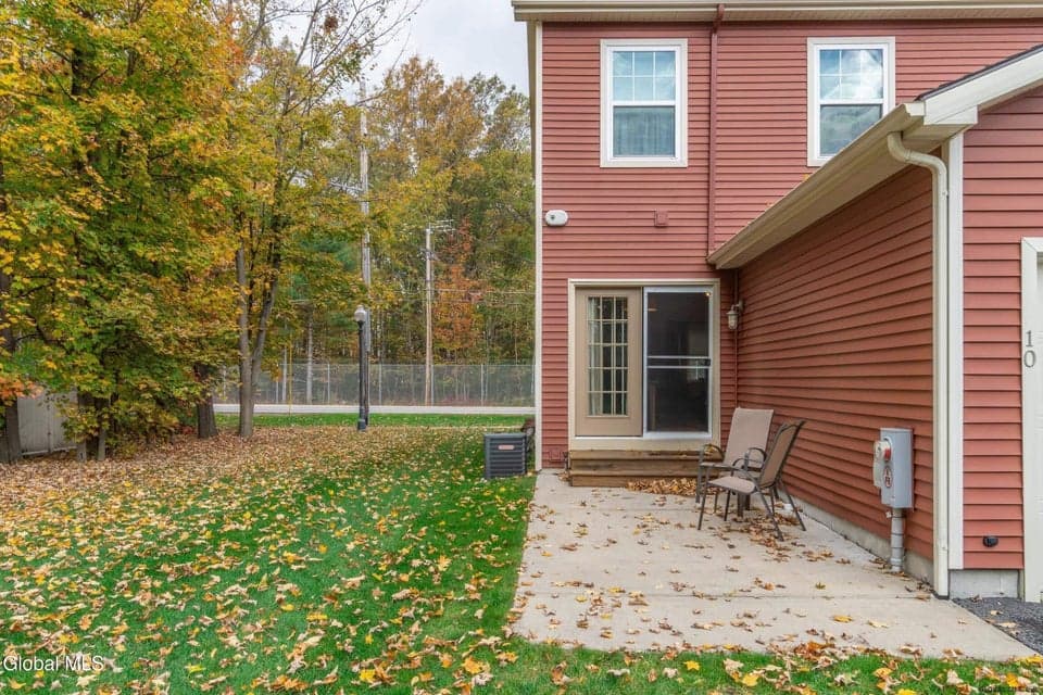 10 Linden Lane, photo 3