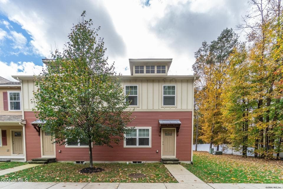 10 Linden Lane, photo 1